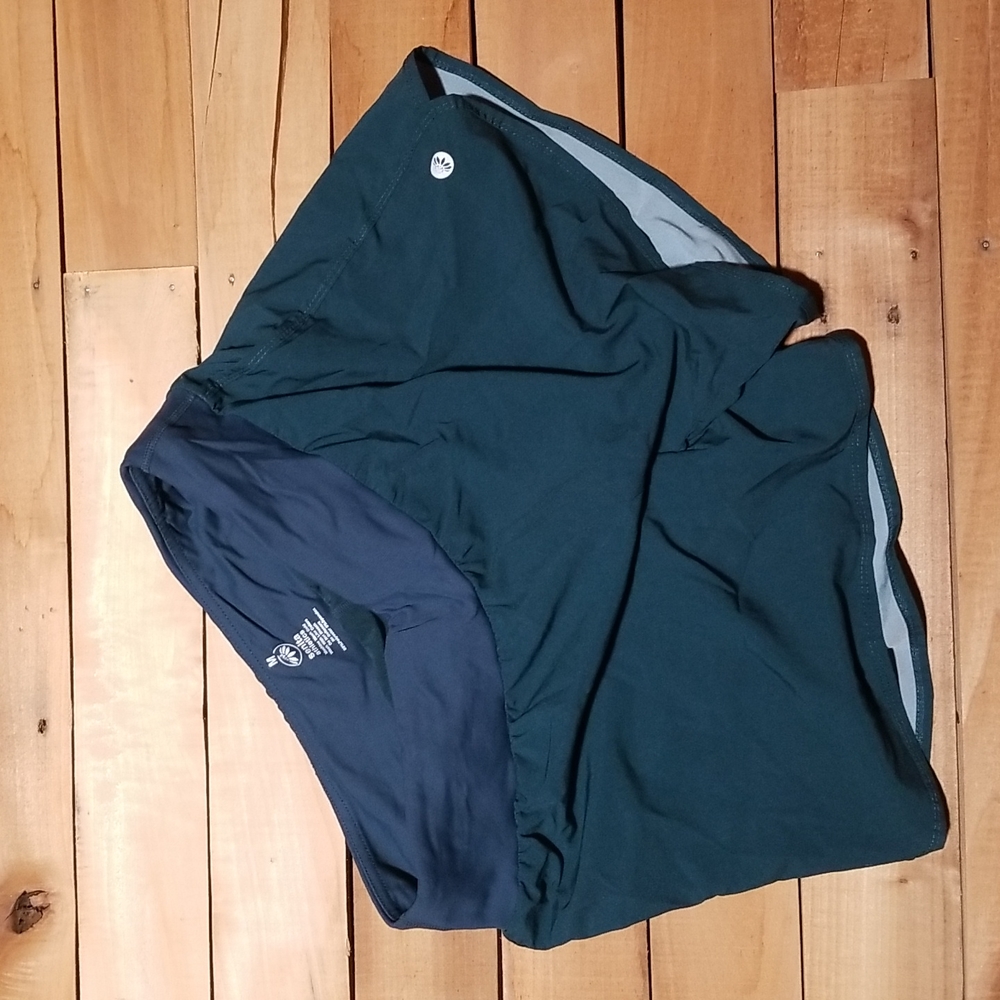 Senita shorts size M